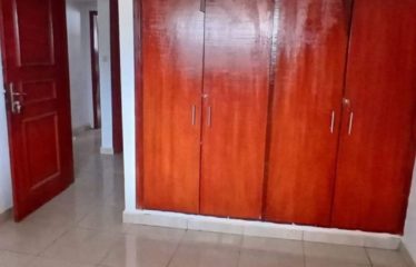 ABIDJAN BINGERVILLE : Villa à vendre 4 pièces