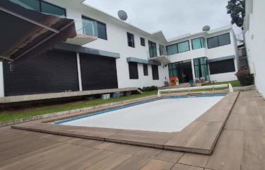 ABIDJAN COCODY : Villa souplex 10 pièces à louer