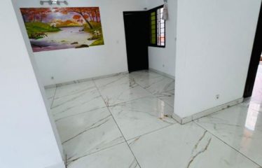 ABIDJAN COCODY : Villa duplex avec dépendances à louer