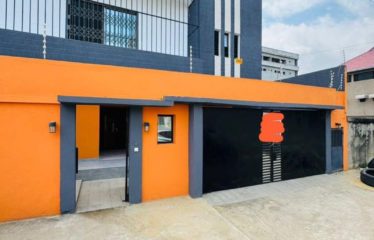 ABIDJAN COCODY : Villa duplex avec dépendances à louer