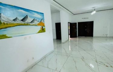 ABIDJAN COCODY : Villa duplex avec dépendances à louer