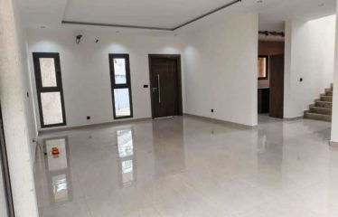 ABIDJAN COCODY : Maison à vendre – 2 PLATEAUX MACACI