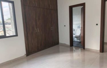 ABIDJAN COCODY : Maison à vendre – 2 PLATEAUX MACACI