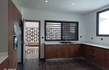 ABIDJAN COCODY : Villa duplex 7 pièces à louer – Riviera M’Badon