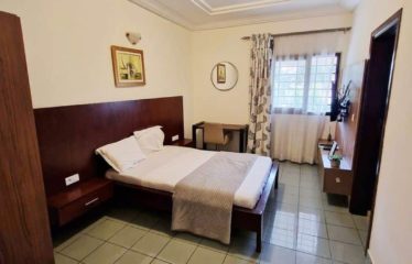 ABIDJAN COCODY : Villa duplex à louer + Annexe