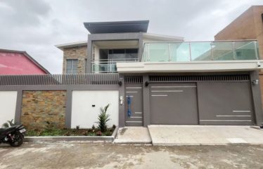 ABIDJAN COCODY : Villa duplex à louer – CITÉ ARC-EN-CIEL