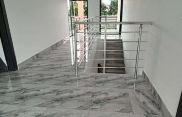 ABIDJAN COCODY : Villa duplex à louer – CITÉ ARC-EN-CIEL
