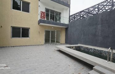 ABIDJAN BINGERVILLE : Villa duplex 6 pièces à louer – Vue lagunaire