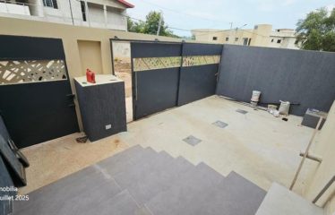 ABIDJAN BINGERVILLE : Villa duplex 6 pièces à louer – Vue lagunaire