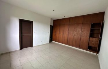ABIDJAN COCODY : Appartement 4 pièces aux 2 Plateaux Vallon à louer