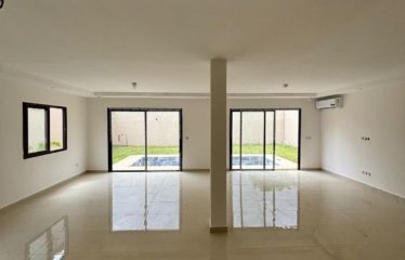 ABIDJAN COCODY : Villa duplex 6 pièces à louer – 2 Plateaux vallon