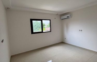 ABIDJAN COCODY : Villa duplex 6 pièces à louer – 2 Plateaux vallon