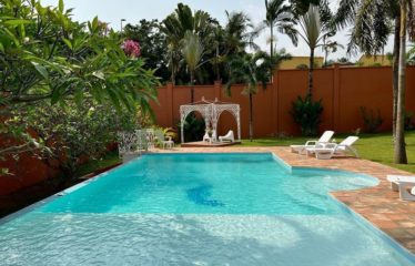 ABIDJAN COCODY : Villa Duplex 8 Pièces avec Piscine à vendre