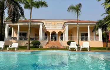 ABIDJAN COCODY : Villa Duplex 8 Pièces avec Piscine à vendre