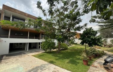 ABIDJAN COCODY : Villa duplex T8 avec piscine à vendre