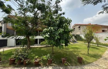 ABIDJAN COCODY : Villa duplex T8 avec piscine à vendre