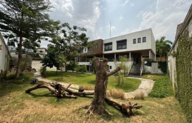 ABIDJAN COCODY : Villa duplex T8 avec piscine à vendre
