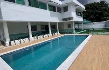 ABIDJAN COCODY : Villa duplex 9 pièces avec piscine à louer