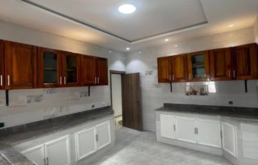 ABIDJAN COCODY : Villa duplex 9 pièces avec piscine à louer