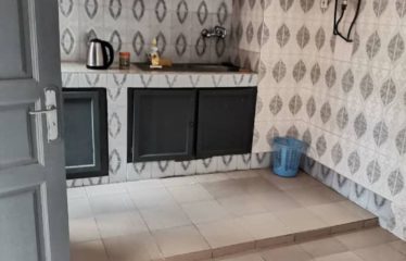 ABIDJAN COCODY : Villa duplex de 8 pièces à vendre + 3 magazins