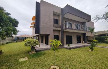 ABIDJAN COCODY : Somptueuse villa duplex 10 pièces à vendre