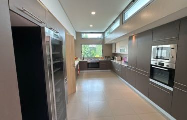 ABIDJAN COCODY : Villa duplex contemporaine 6 pièces à vendre