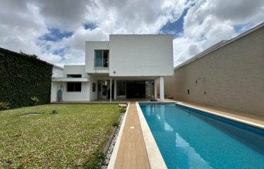 ABIDJAN COCODY : Villa duplex contemporaine 6 pièces à vendre