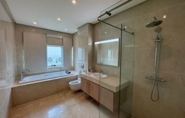 ABIDJAN COCODY : Villa duplex contemporaine 6 pièces à vendre