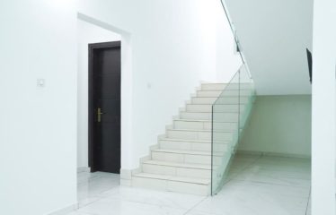 ABIDJAN ANGRÉ : Villa triplex neuve 10 pièces à vendre