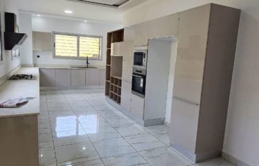 ABIDJAN ANGRÉ : Villa triplex neuve 10 pièces à vendre