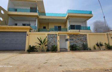 ABIDJAN ANGRÉ : Villa triplex neuve 10 pièces à vendre