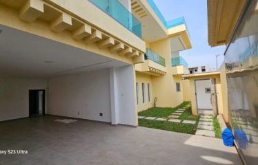 ABIDJAN ANGRÉ : Villa triplex neuve 10 pièces à vendre