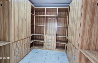 ABIDJAN ANGRÉ : Villa triplex neuve 10 pièces à vendre