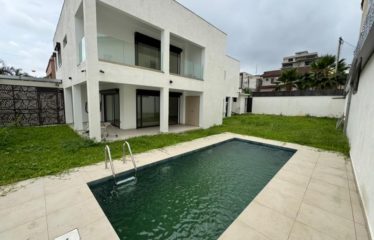 ABIDJAN COCODY : Villa duplex à louer avec piscine