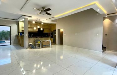 ABIDJAN COCODY : Villa triplex F8 à louer