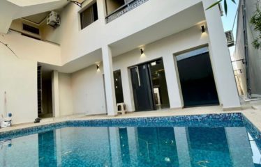 ABIDJAN COCODY : Villa triplex F8 à louer