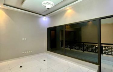 ABIDJAN COCODY : Villa triplex F8 à louer
