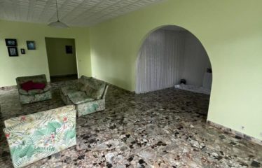 ABIDJAN COCODY : Villa duplex de 7 pièces sur 750 m2 avec grand jardin à vendre
