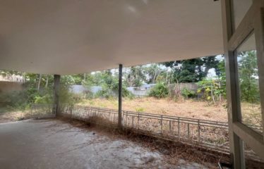 ABIDJAN COCODY : Villa basse 4 pièces à vendre – 2 dépendances