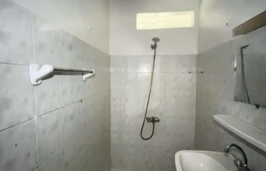 ABIDJAN COCODY : Villa basse 4 pièces à vendre – 2 dépendances