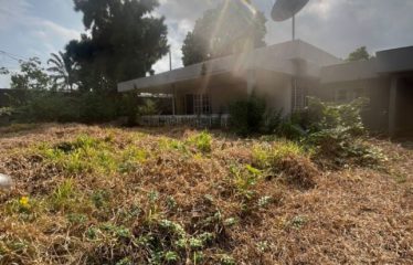 ABIDJAN COCODY : Villa basse 4 pièces à vendre – 2 dépendances