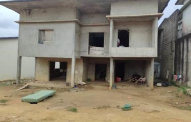 ABIDJAN ANGRÉ : Villa duplex en construction à vendre
