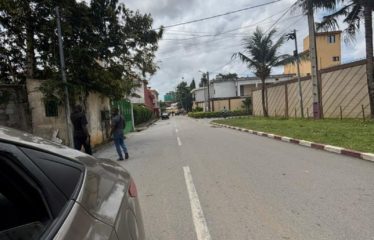 ABIDJAN COCODY : Terrain 525 m2 à vendre