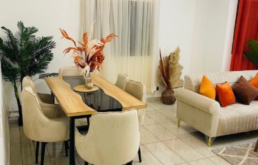 ABIDJAN COCODY : Appartement 3 pièces entièrement meublé à louer