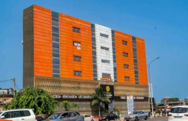 ABIDJAN TREICHVILLE : Immeuble à vendre
