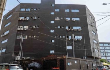 ABIDJAN TREICHVILLE : Immeuble à vendre