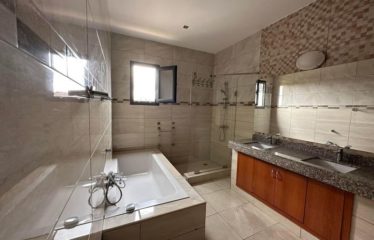 ABIDJAN COCODY :Location Appartement 4 pièces aux 2 plateaux vallon