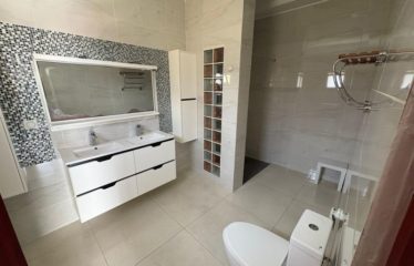 ABIDJAN COCODY : Villa duplex 6 pièces à louer