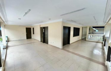 ABIDJAN COCODY : Villa basse 8 pièces à louer