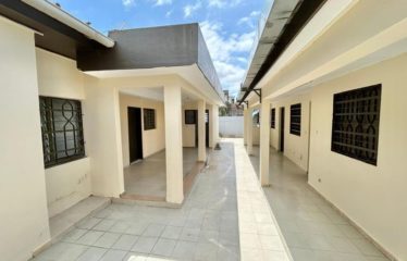 ABIDJAN COCODY : Villa basse 8 pièces à louer